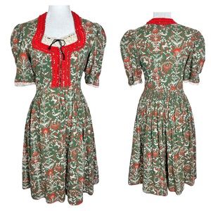 Vintage German Dirdlstube Dirndl Dress With Floral and Lace Detail